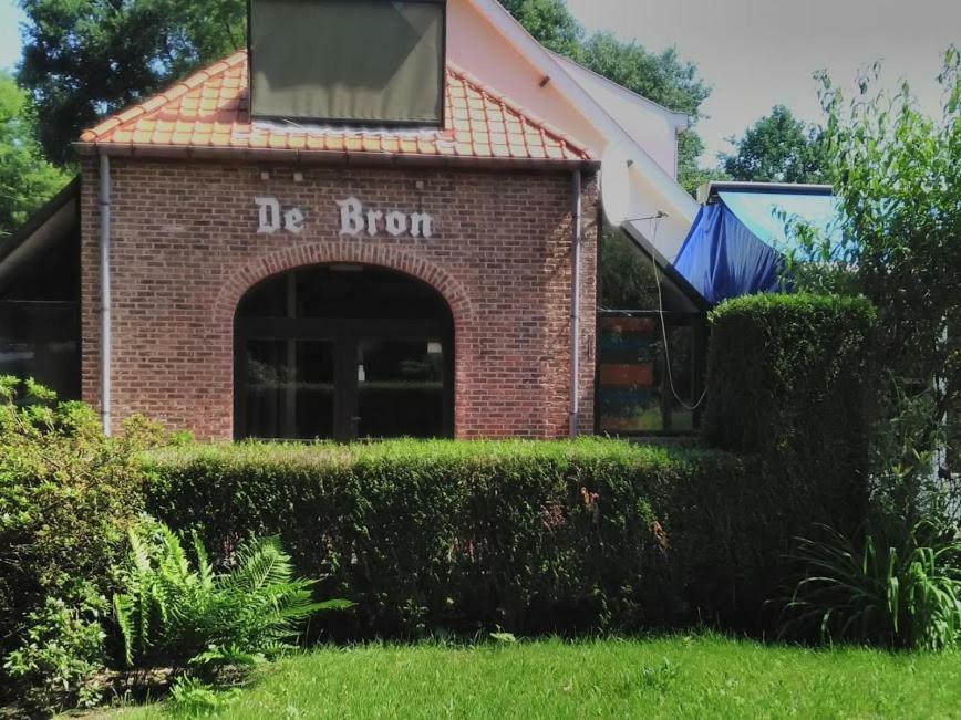 Villa De Bron Beringen Esterno foto
